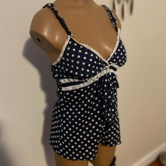 Guess Tops - Small Guess Tank
